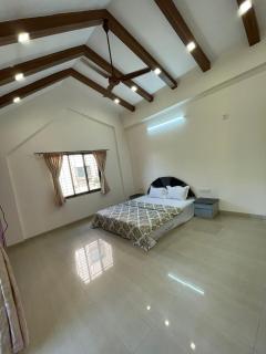 MOUNTAIN BREEZE VILLa - Lonavala - 6