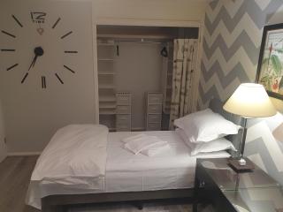 Spacious, Stylish Two-Bedroom Maisonette, Modern Amenities, Elegant Interiors - 9