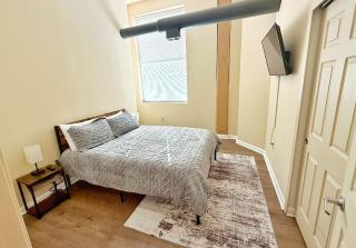 KING SUITE Playhouse Square Downtown, Rock Hall, Clinic, CSU - Cleveland - 1