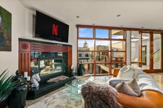 Brand New Listing Elegant 7BR Masterpiece Walk to Beach Shops & Dining - San Diego - 5