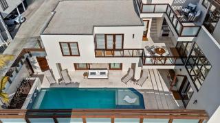 Brand New Listing Elegant 7BR Masterpiece Walk to Beach Shops & Dining - San Diego - 1