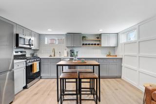 Urban Hideaway - Charming 2 Bedroom Apartment Close to Denver's Best Attractions - 9