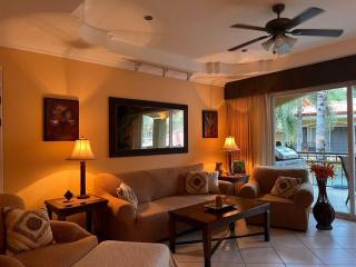 Luxurious 3-Bedroom Condo in Playa Herradura - La Mona - 6
