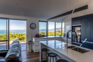 Modern Home in Peaceful Surround with Great Views - Kaikoura - 2