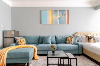 Plushy Nivla haven with pool,gym and mini mart yaya - 1