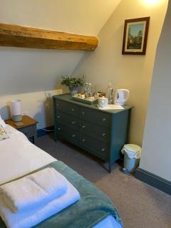 Antlers Bed and Breakfast - Abbots Bromley - 9