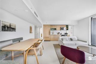 Luxe 2-BD Condo in Downtown - Water & City Views - 1
