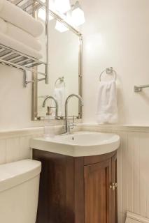 Lovely Studio Next to Prudential & Newbury St - Boston - 3