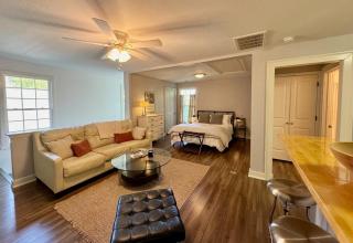 8 min to UGA NEW Lake Loft Apt near downtown Athens at UGA free wifi and coffee - 9