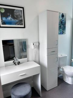 Art Deco One Bedroom Guest Apartment - Yapton - 8