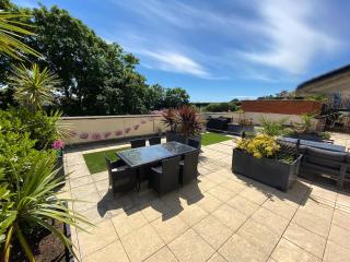 Burlington Mansions 2 Bed Triplex Apartment - Nr Seafront - Large Terrace - Gym and Pool table - Free Allocated Parking - 8