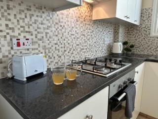 Serenity Sunset Holiday Apt - Larnaca - 7