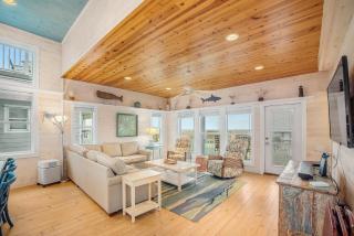 Mermaid Retreat - OCEAN VIEWS Golf Cart Included - 0