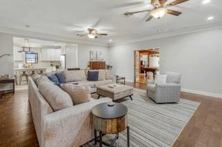 Modern Spacious 3 Bedroom Home - 0