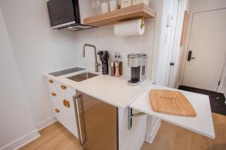 Studio #18 - Self Check-In - Plateau - St-Denis - Montreal - 2