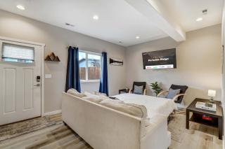 Parkside Ridge Cozy Escape w Hot Tub & Views - 4