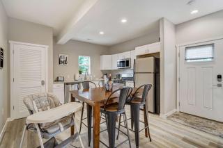 Parkside Ridge Cozy Escape w Hot Tub & Views - 1