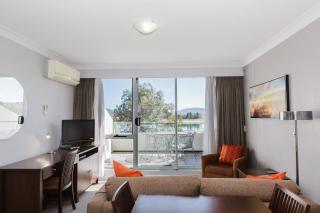 Horizons 418 of 10 Kosciuszko Road - 0