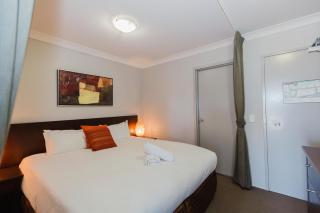 Horizons 418 of 10 Kosciuszko Road - 4