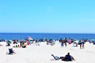 Newly Renovated - Across From Beach - Boardwalk - Hampton - 2
