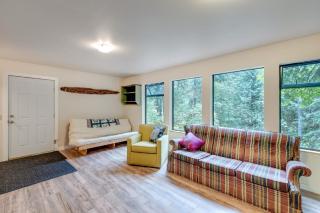 A 3 Story, 3 Bedroom Traditional Rustic Ski and Hiking Chalet - Deming - 5