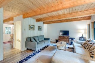 A 3 Story, 3 Bedroom Traditional Rustic Ski and Hiking Chalet - Deming - 2