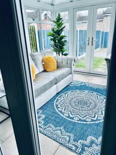 Spacious 3BR Home in Colchester, with Private Parking - Colchester - 2