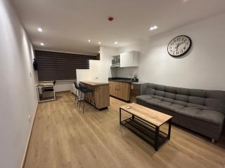 Lujoso Apartamento a Pasos del Metro de Medellin - Medellín - 0