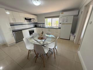 Marine Parade Holiday Unit 2 - Port Vincent - 8