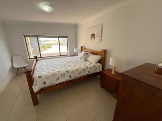 Marine Parade Holiday Unit 2 - Port Vincent - 6