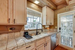 Walkable Green Gables Cottage in Lake Arrowhead - Lake Arrowhead - 2