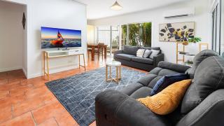 Coconut Palms Apartment with 2 Bedrooms - Scarness - 0