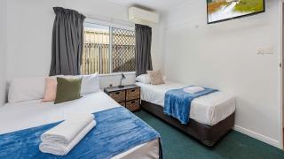 Coconut Palms Apartment with 2 Bedrooms - Scarness - 2