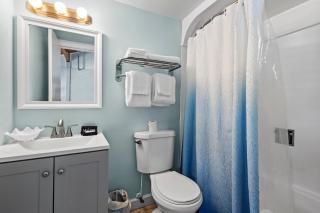 Oceanfront Inn Room #15- Inlet View- King Bed - Fort Pierce - 7
