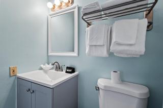 Oceanfront Inn Room #15- Inlet View- King Bed - Fort Pierce - 5