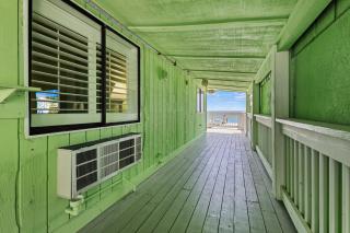 Oceanfront Inn Room #11- Standard Room - King Bed - Fort Pierce - 7