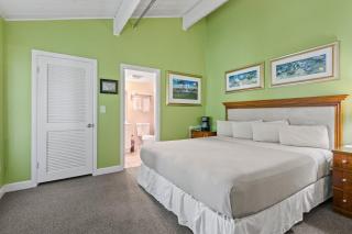Oceanfront Inn Room #11- Standard Room - King Bed - Fort Pierce - 8