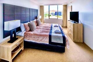 Sky High 3BR Canberra CBD Views Pool & Gym - 8