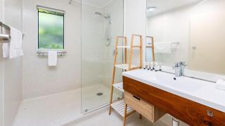 Coconut Palms Deluxe Two Bedroom Apartment - Scarness - 2