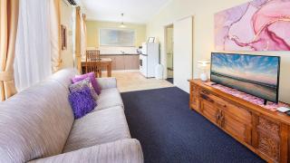 Coconut Palms 2 Bedroom Apartment - Scarness - 4