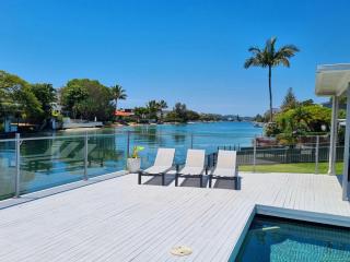 Waterfront Oasis Palm beach 4Bd, Pool Spa Sleeps10 - Gold Coast - 9