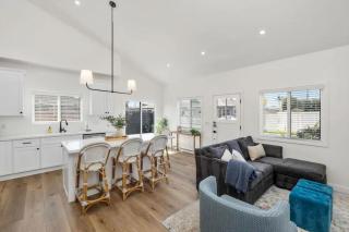 Coastal Modern 3 Bed 2 Bath, Pet Friendly - 8