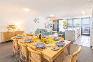 Florentine, 8 11 Columbia Close - opposite the beach with Air con and water views - Nelson Bay - 4