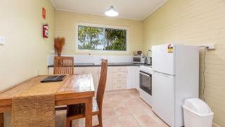 Coconut Palms King One Bedroom Apartment - Scarness - 4