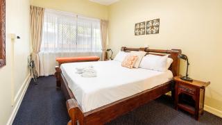 Coconut Palms King One Bedroom Apartment - Scarness - 2