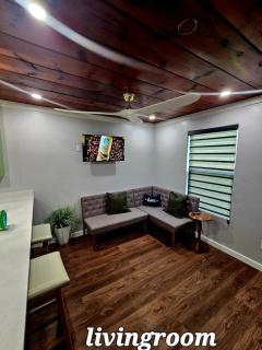 spectacular challet 5 minutes la plaza mall, shopping stores, restaurants and hospitals - 6