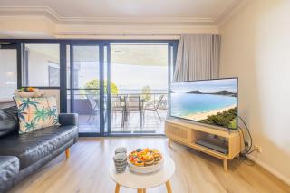 Florentine, 7 11 Columbia Close - wifi, air conditioned unit with fantastic views of Little Beach - Nelson Bay - 2