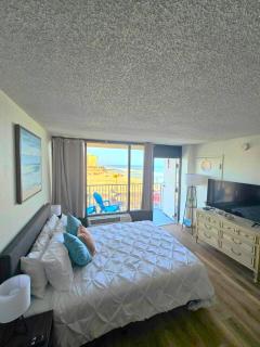 Oceanview Studio Condo w Balcony - Castaways Beach Resort - Daytona Beach - 0