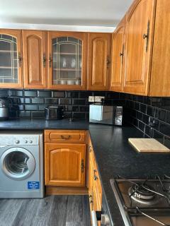 Perfect stays Telford 4 bed - Wellington - 2