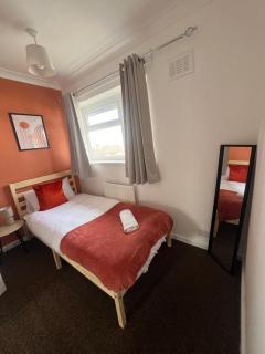 Perfect stays Telford 4 bed - Wellington - 4
